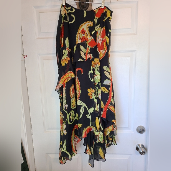 (340) Dana Buchman Woman's Silk Floral Print Skirt, Size: 12 Color: Black - Picture 9 of 16